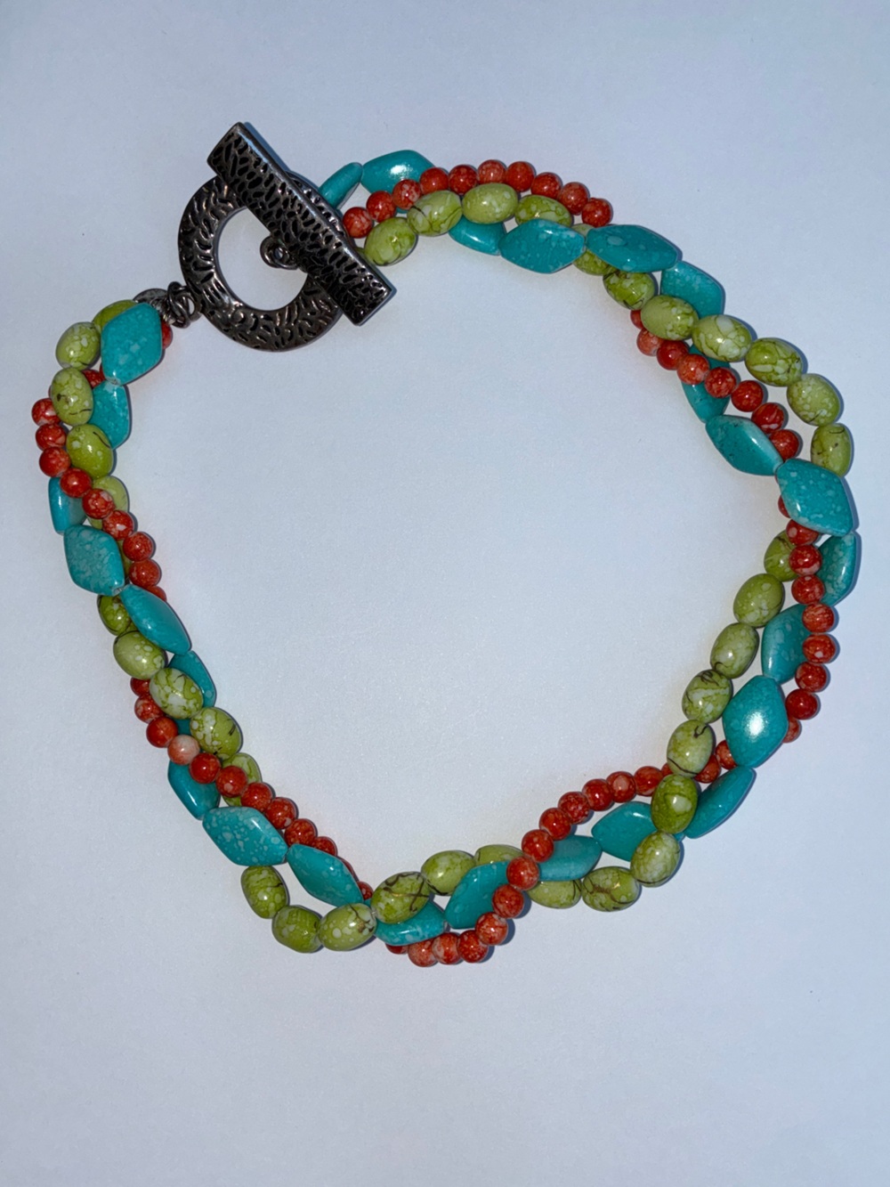Premier Designs tri-color beads with hammered silver clasp statement necklace